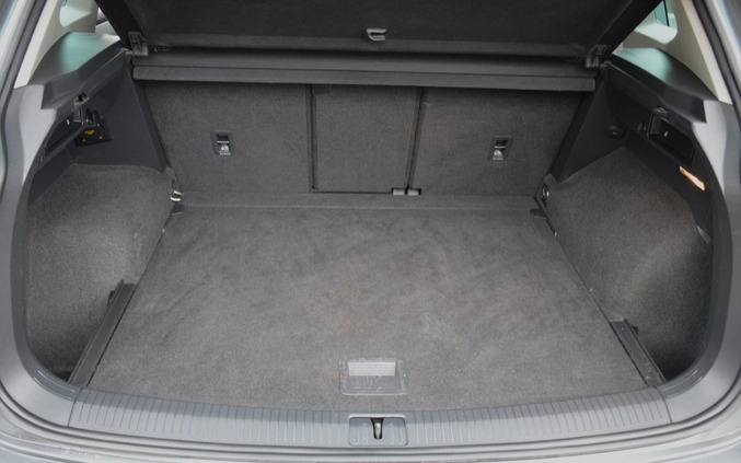 Volkswagen Tiguan cena 94700 przebieg: 196554, rok produkcji 2019 z Piechowice małe 781